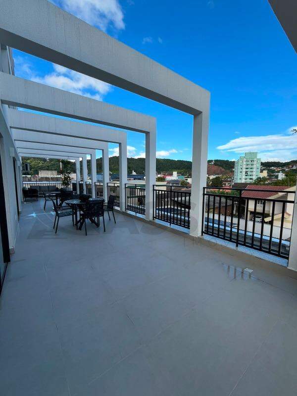 Flat para aluguel no Santa Terezinha: 