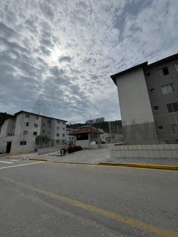Apartamento para aluguel no Limeira Baixa: 