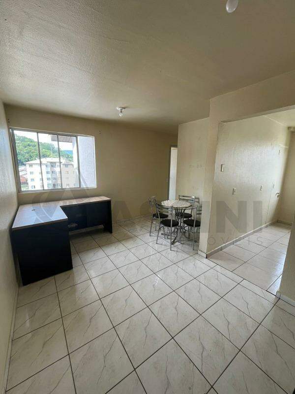 Apartamento para aluguel no Limeira Baixa: 