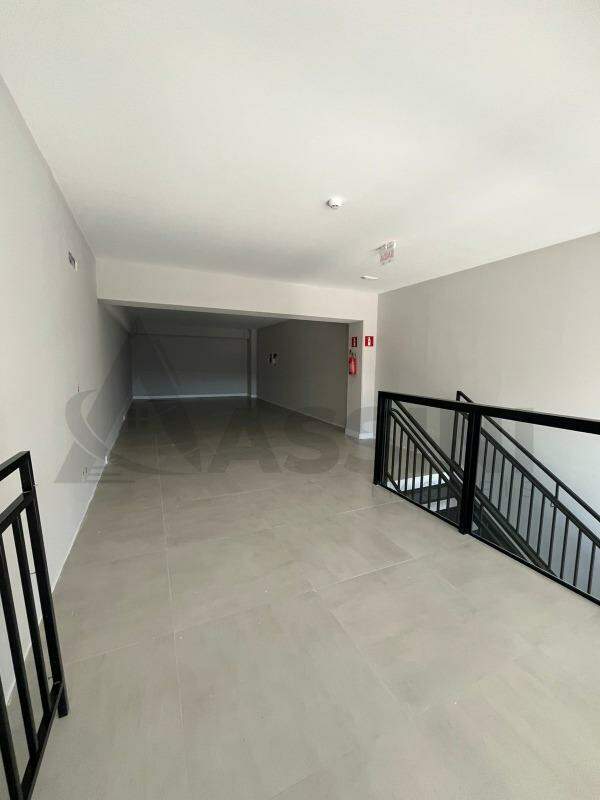 Sala para aluguel no Centro II: 