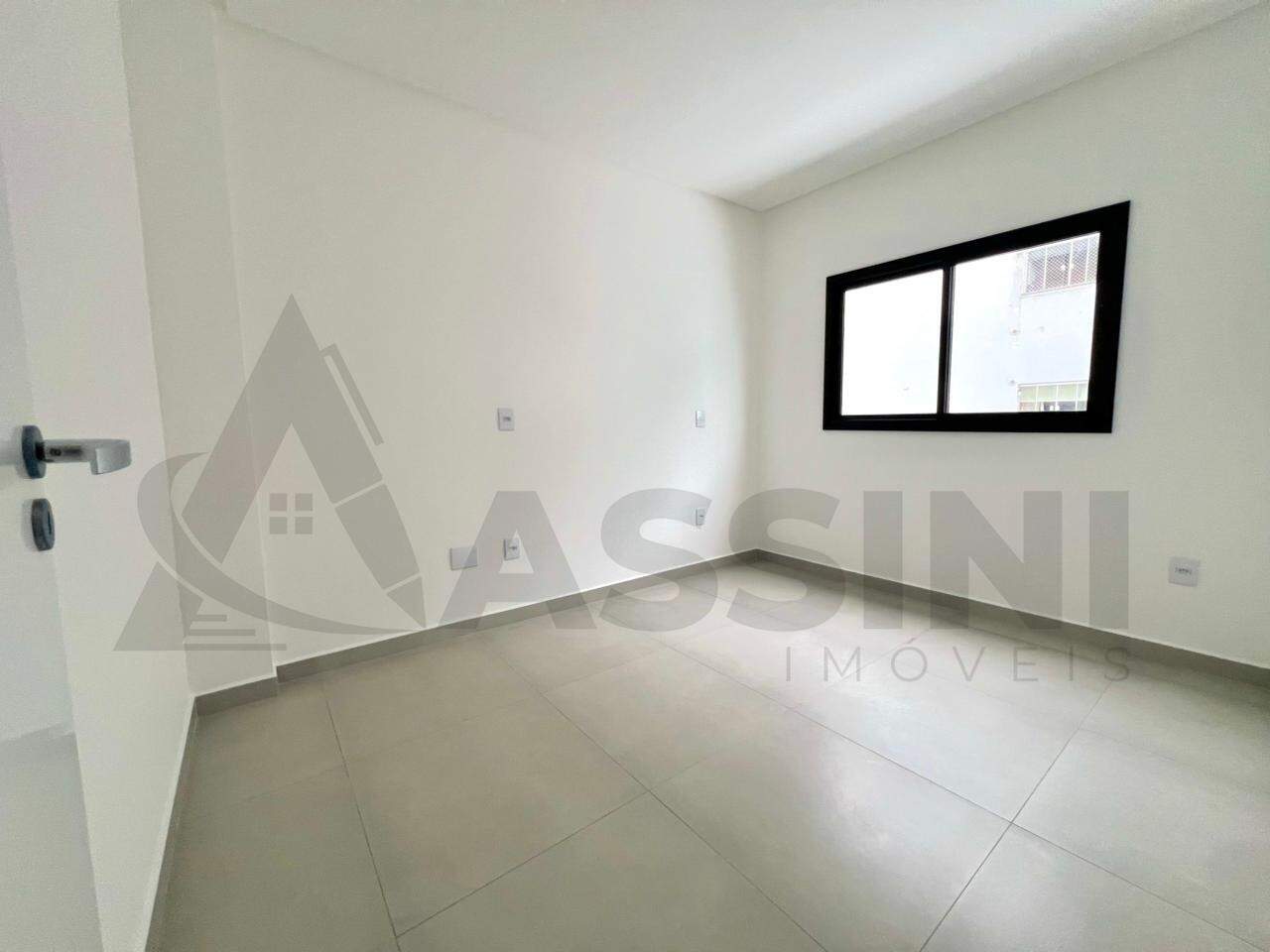 Apartamento à venda no Souza Cruz: 