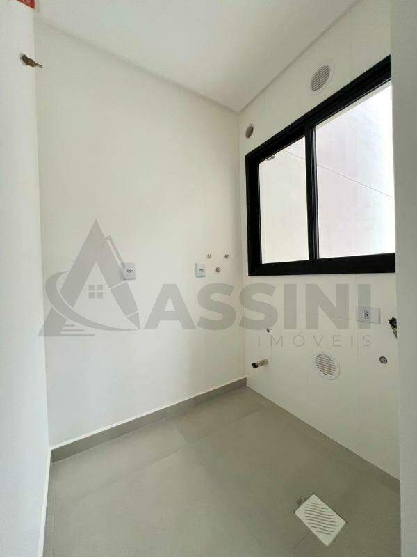 Apartamento à venda no Souza Cruz: 
