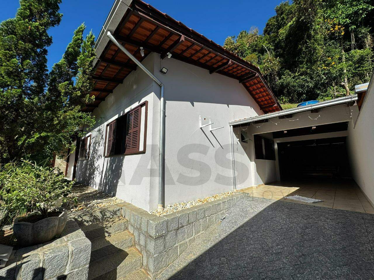 Casa à venda no Primeiro de Maio: 