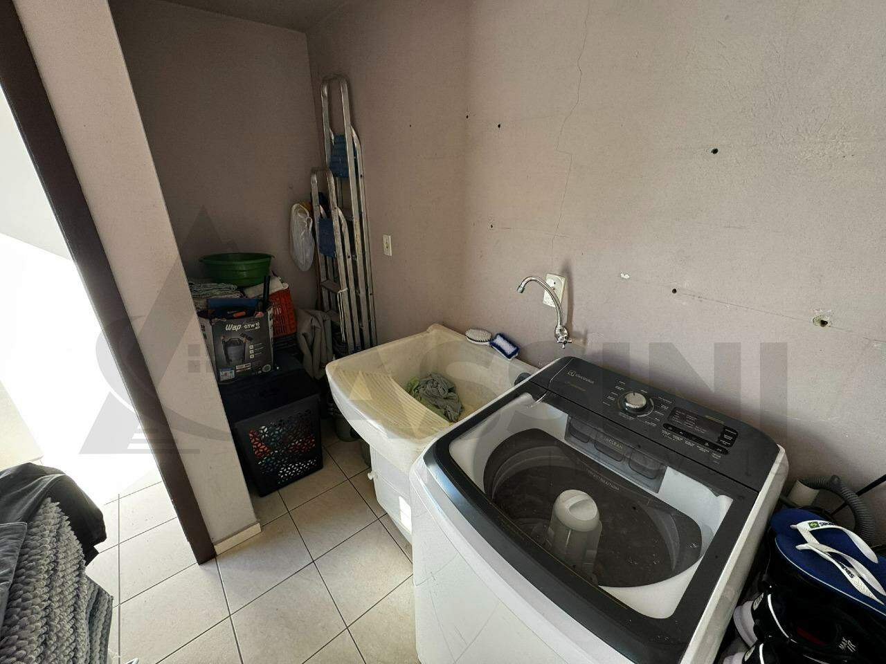 Casa à venda no Primeiro de Maio: 