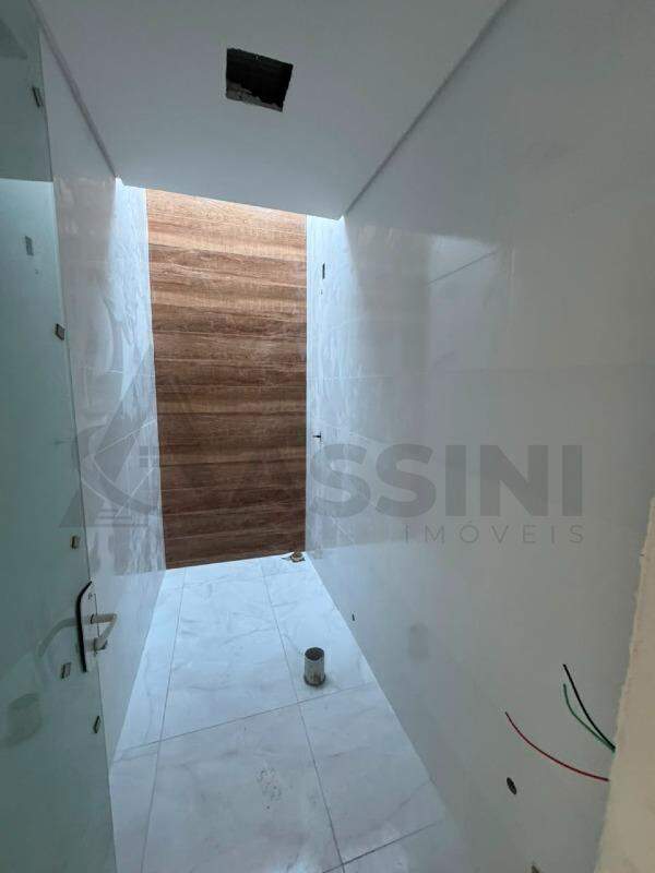 Casa à venda no Limeira Baixa: 