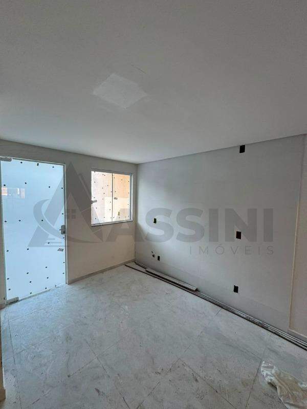 Casa à venda no Limeira Baixa: 