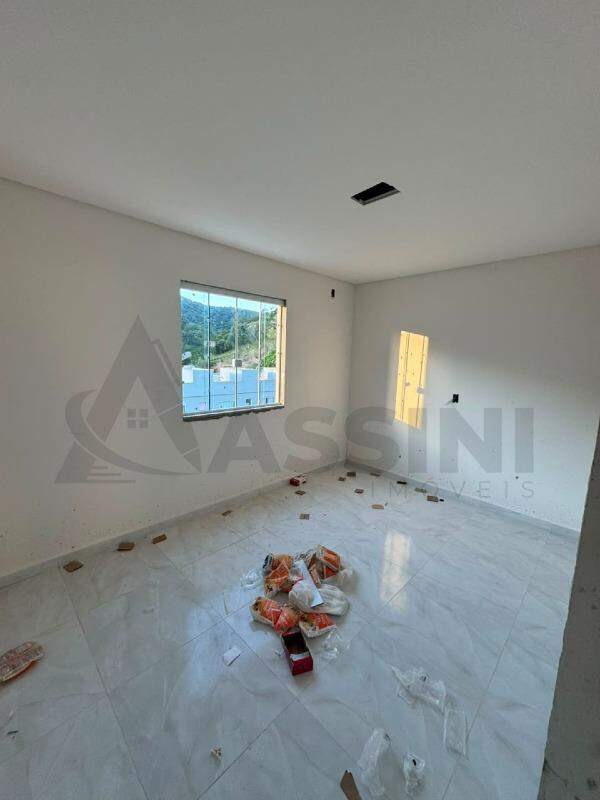 Casa à venda no Limeira Baixa: 