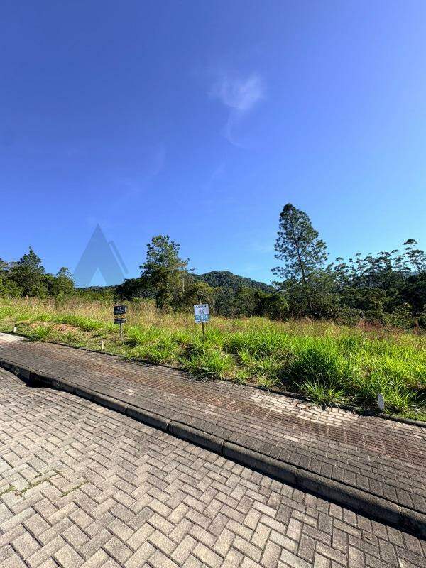 Lote à venda no Aimoré: 