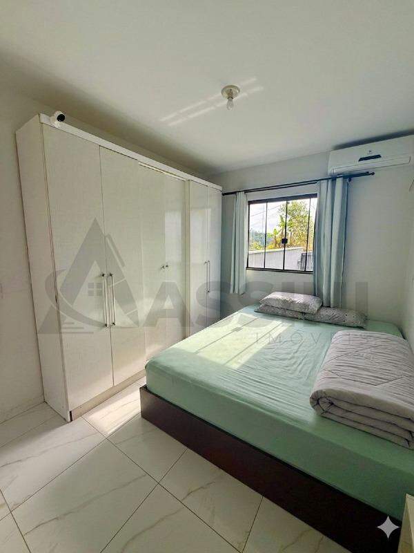 Casa à venda no Primeiro de Maio: 