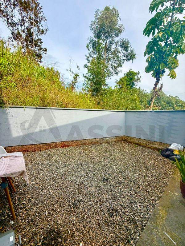 Casa à venda no Primeiro de Maio: 