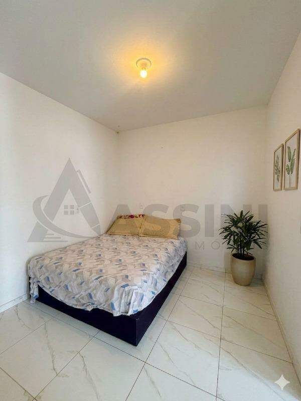 Casa à venda no Primeiro de Maio: 