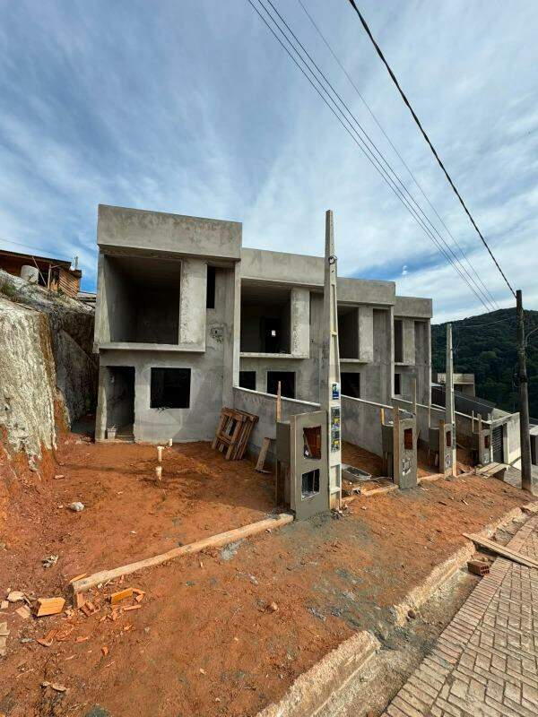 Casa à venda no Limeira Baixa: 