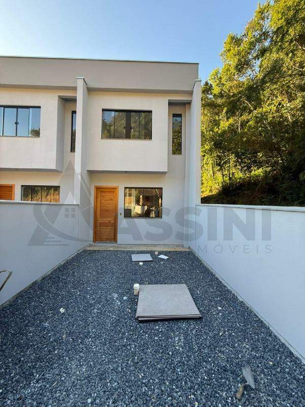 Casa à venda no Limeira Baixa: 