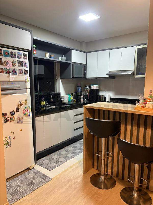 Apartamento à venda no Bateas: 
