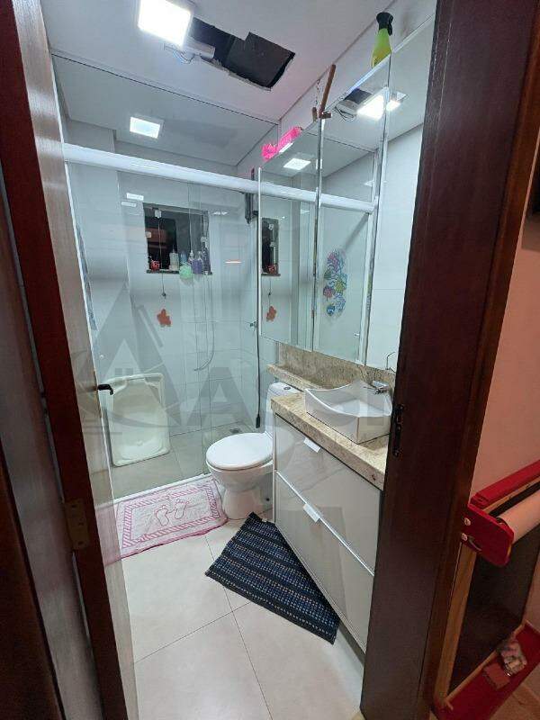 Apartamento à venda no Bateas: 