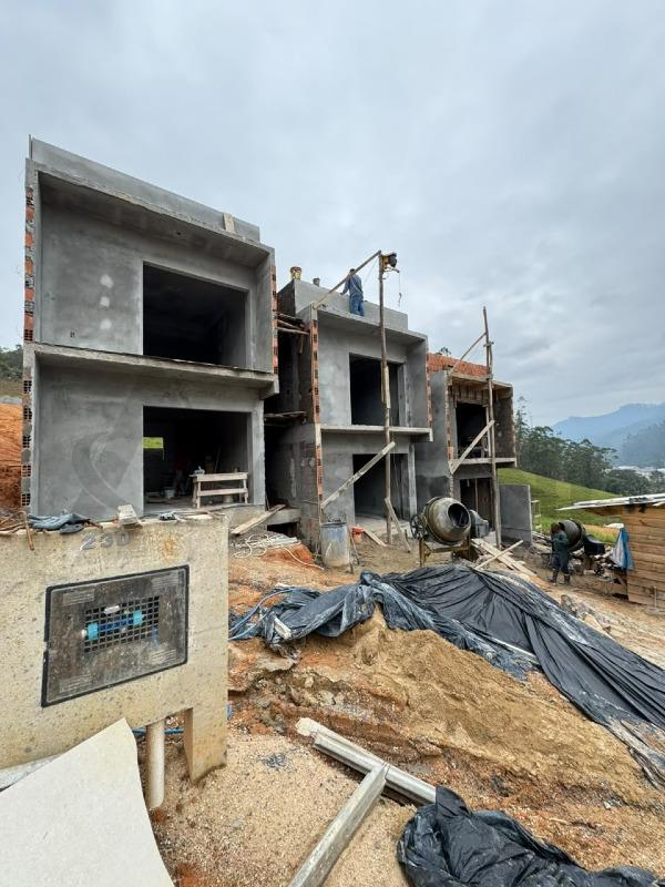Casa à venda no Cedro Alto: 
