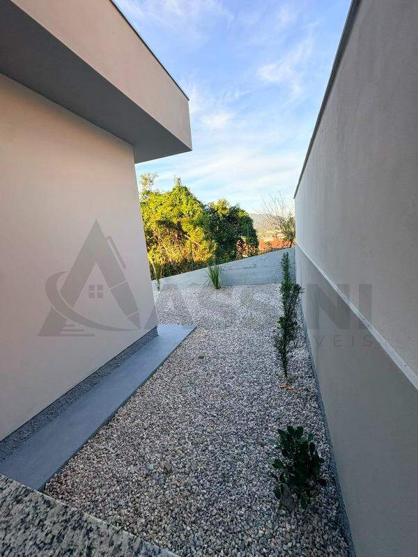 Casa à venda no Lageado Baixo: 