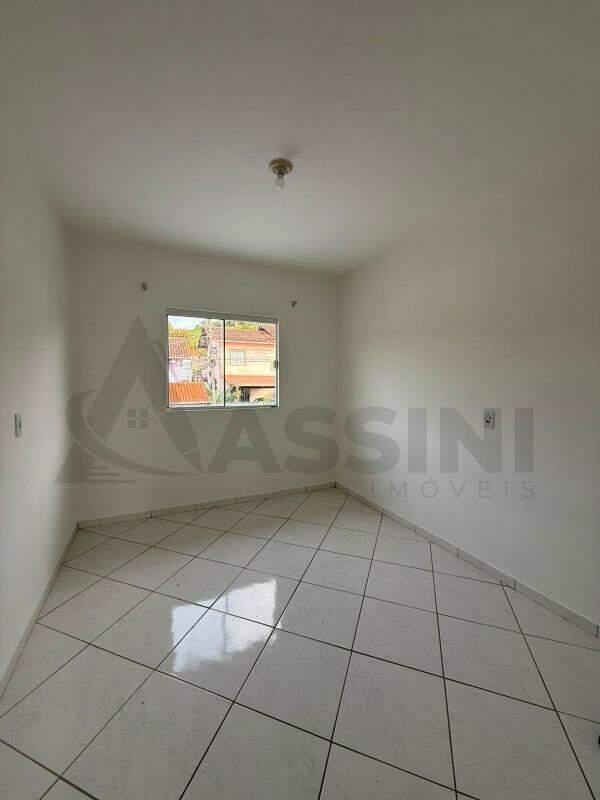 Casa à venda no Primeiro de Maio: 
