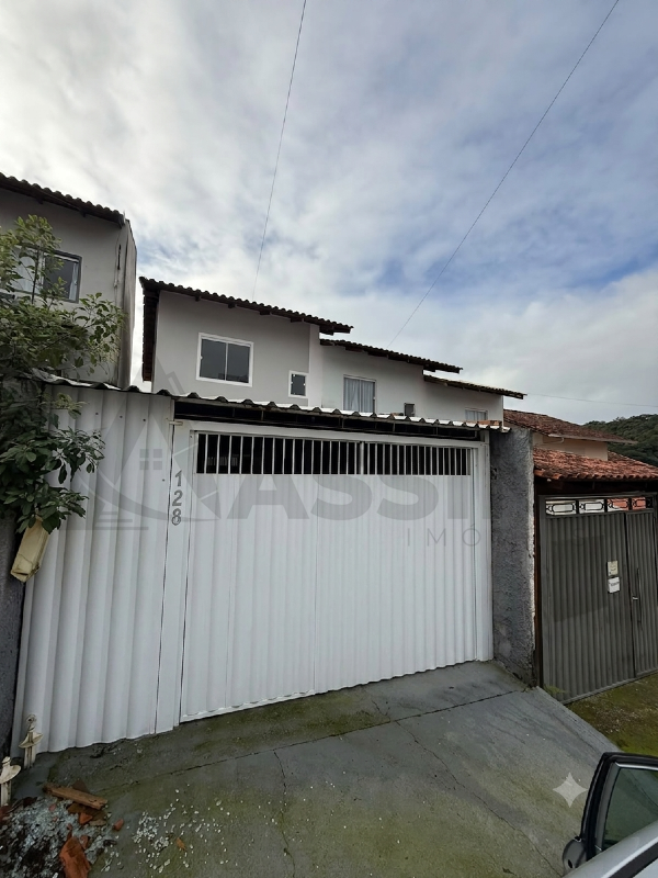 Casa à venda no Primeiro de Maio: 