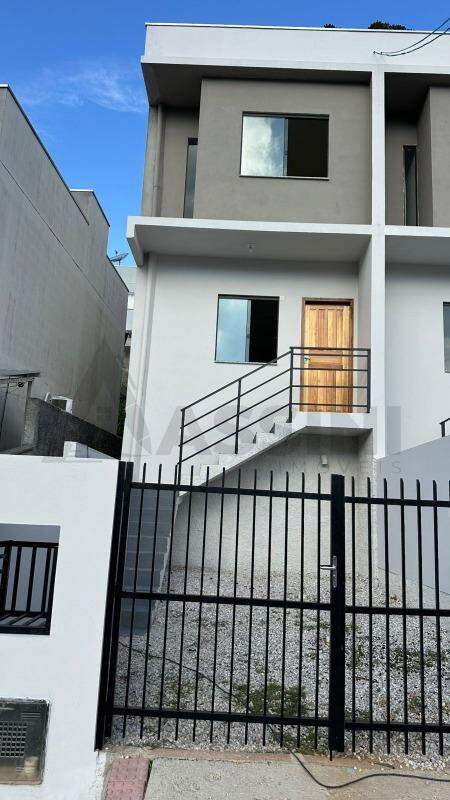 Casa para aluguel no Limeira Baixa: 
