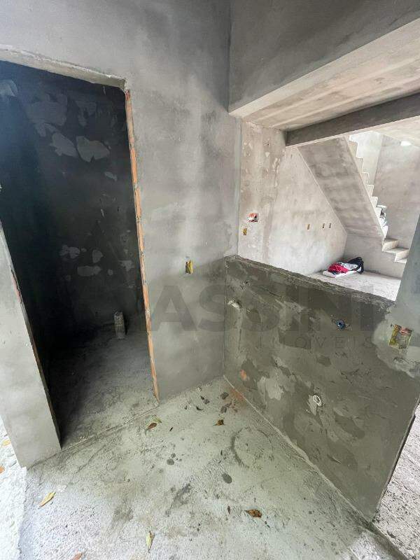 Casa à venda no Limeira Baixa: 