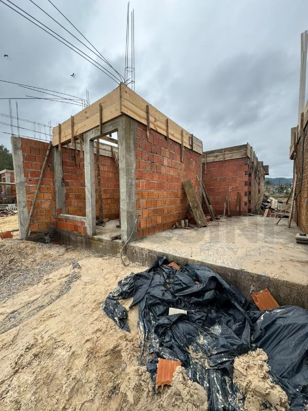 Casa à venda no Lageado Baixo: 