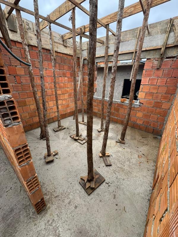 Casa à venda no Lageado Baixo: 