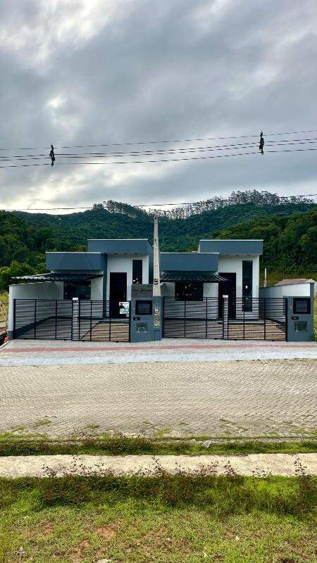 Casa à venda no Cedro Alto: 