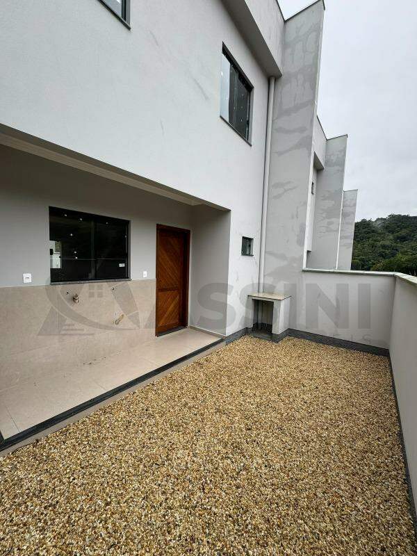 Casa à venda no Cedrinho: 