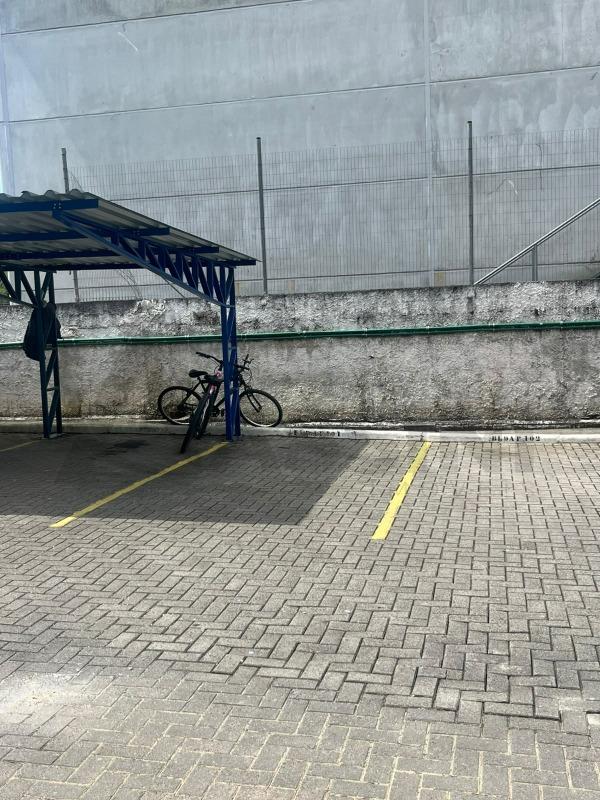 Apartamento à venda no Cedrinho: 