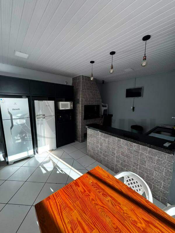 Apartamento à venda no Cedrinho: 