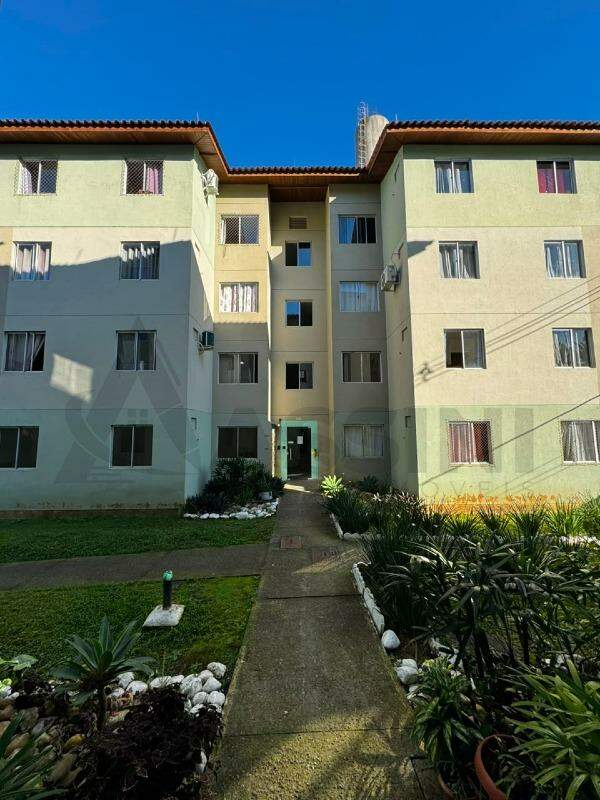 Apartamento à venda no Cedrinho: 