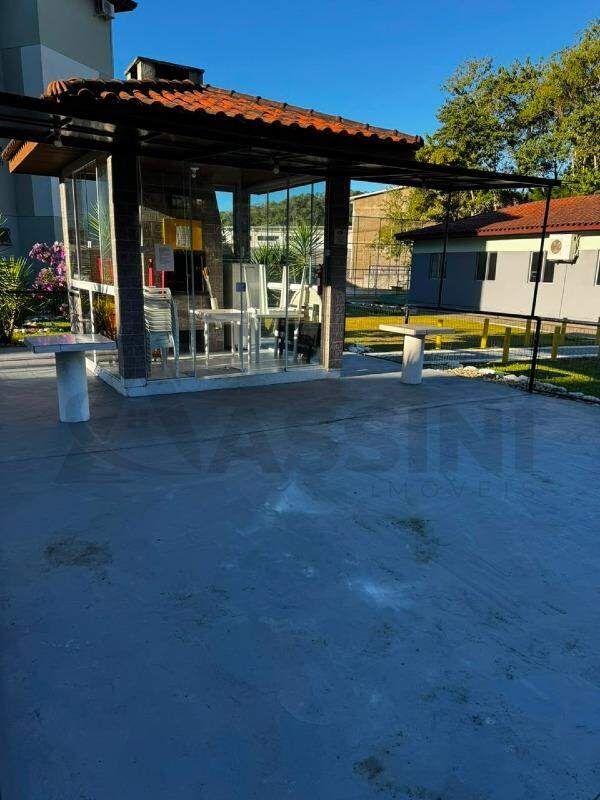 Apartamento à venda no Cedrinho: 