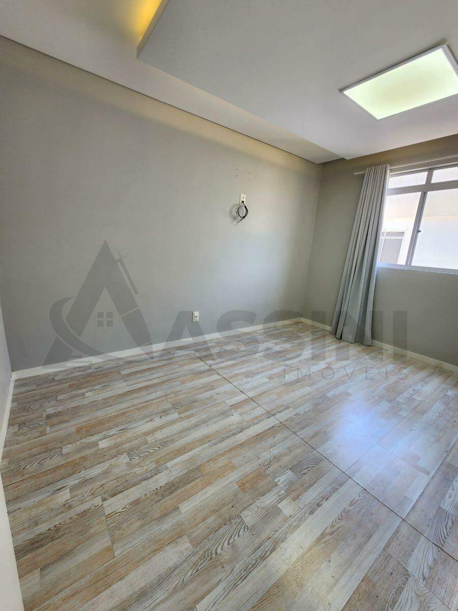 Apartamento à venda no Souza Cruz: 