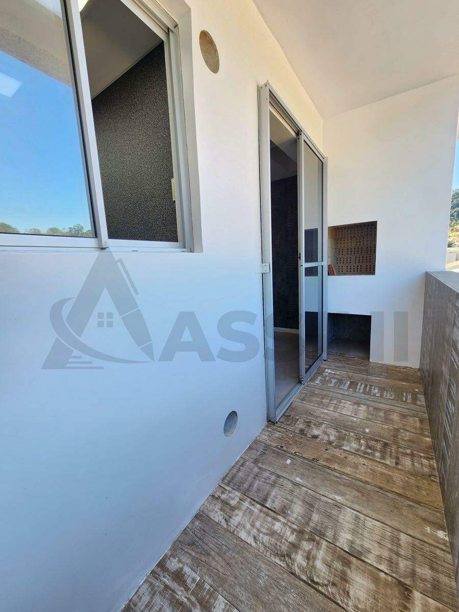 Apartamento à venda no Souza Cruz: 