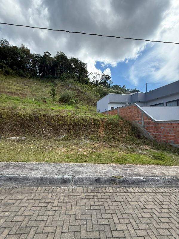 Lote à venda no Bateas: 