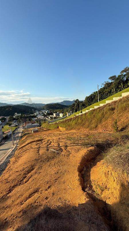 Lote à venda no Guabiruba Sul: 