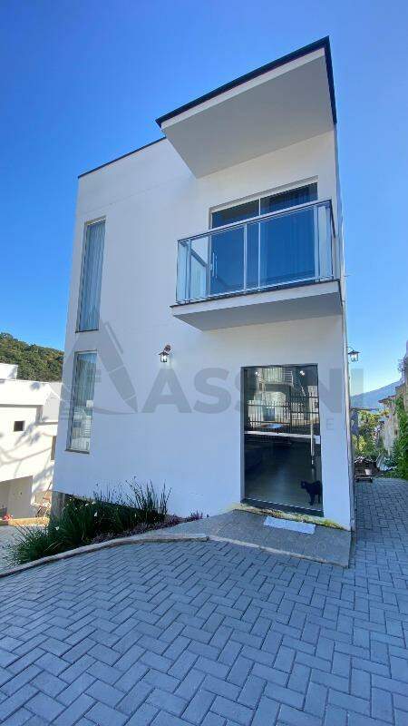 Casa à venda no Limeira Baixa: 