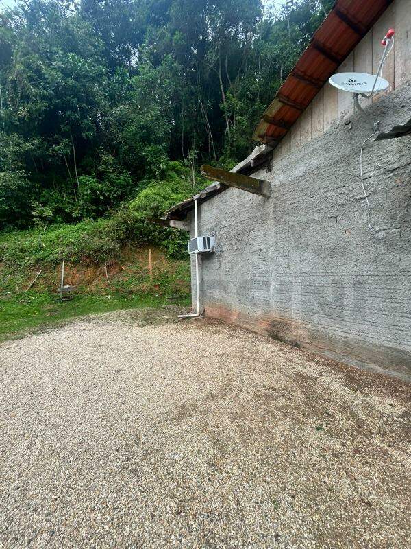 Casa à venda no Primeiro de Maio: 