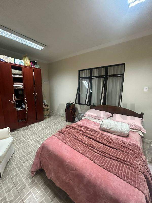 Casa à venda no Primeiro de Maio: 