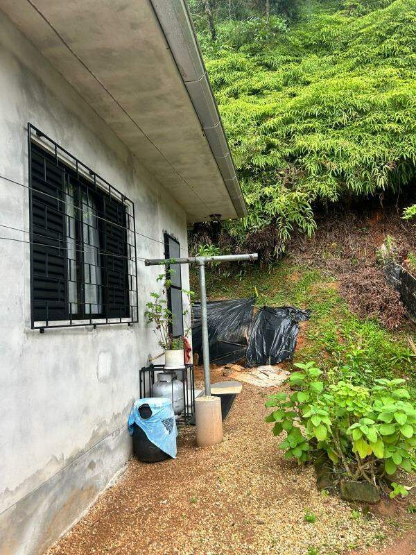Casa à venda no Primeiro de Maio: 