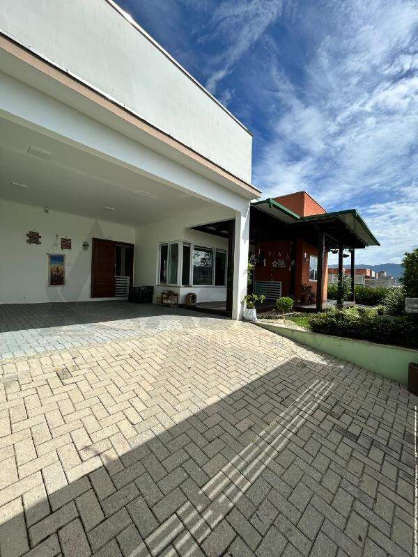 Casa à venda no centro: 