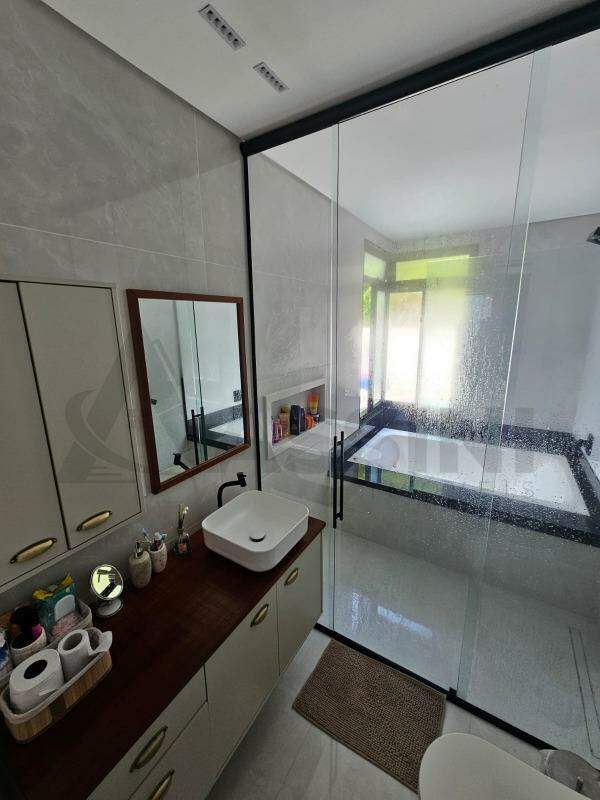 Casa à venda no Primeiro de Maio: 