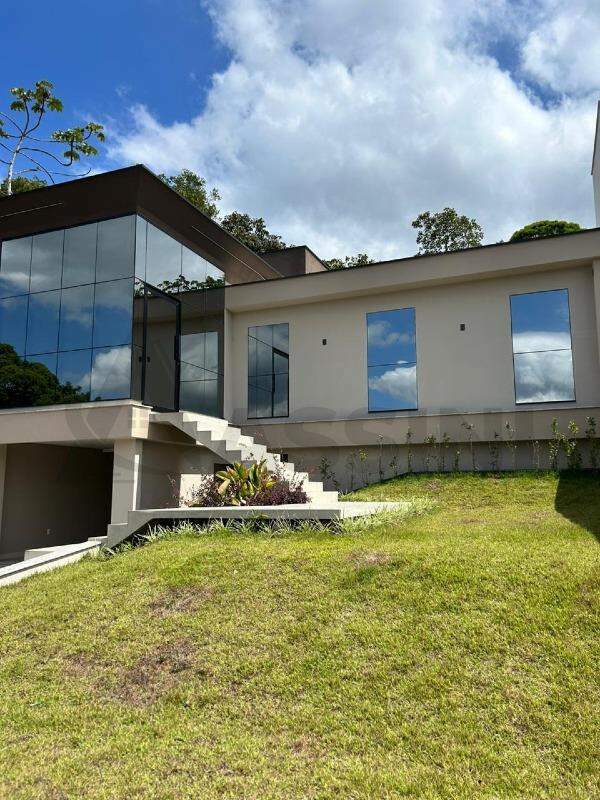 Casa à venda no Primeiro de Maio: 
