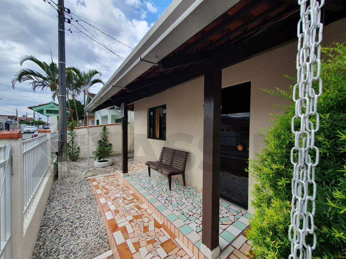 Casa à venda no Planalto: 