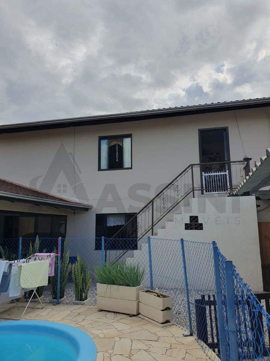 Casa à venda no Planalto: 