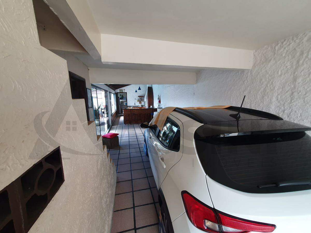 Casa à venda no Planalto: 