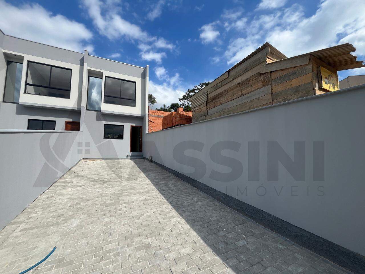 Casa à venda no Poço Fundo: 