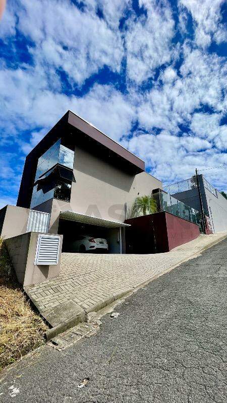 Casa à venda no São Pedro: 