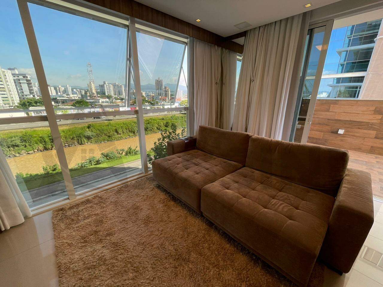 Apartamento à venda no Centro II: 